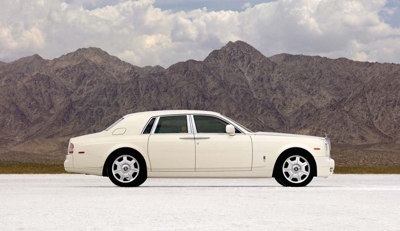 File:Rolls royce phantom facelift2009-10.jpg