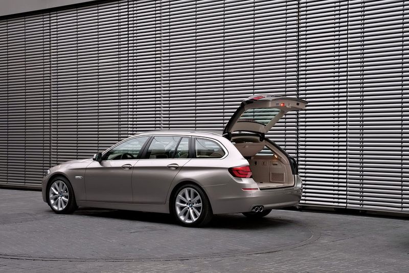 File:2011-BMW-5-Series-Touring-38.jpg