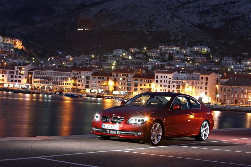 File:2011-BMW-3-Series-Coupe-Convertible-65.jpg