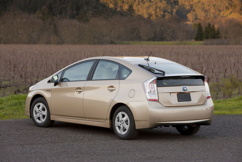 File:2010-Toyota-Prius-2.jpg