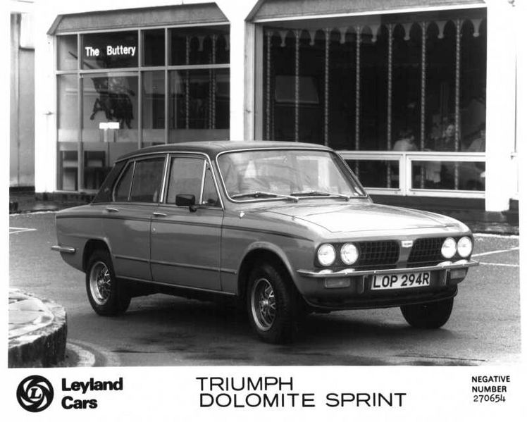 File:Triumph Dolomite Sprint SideFront.jpg