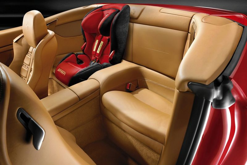 File:Ferrari California interior 4.jpg