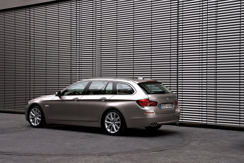 File:2011-BMW-5-Series-Touring-46.jpg