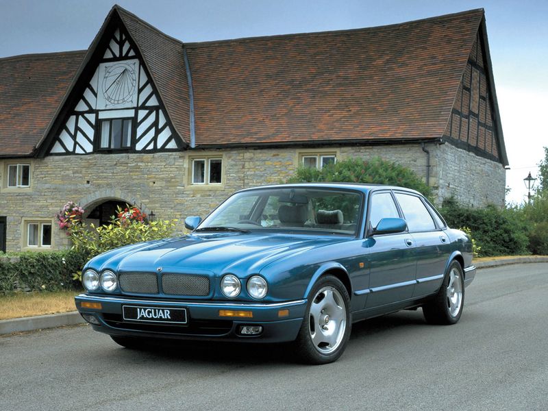 File:1994-1997-Jaguar-XJR-X300.jpg