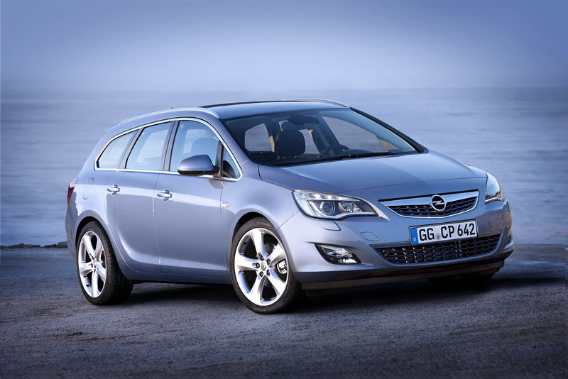 File:Opel-Astra-Sports-Tourer-11.jpg