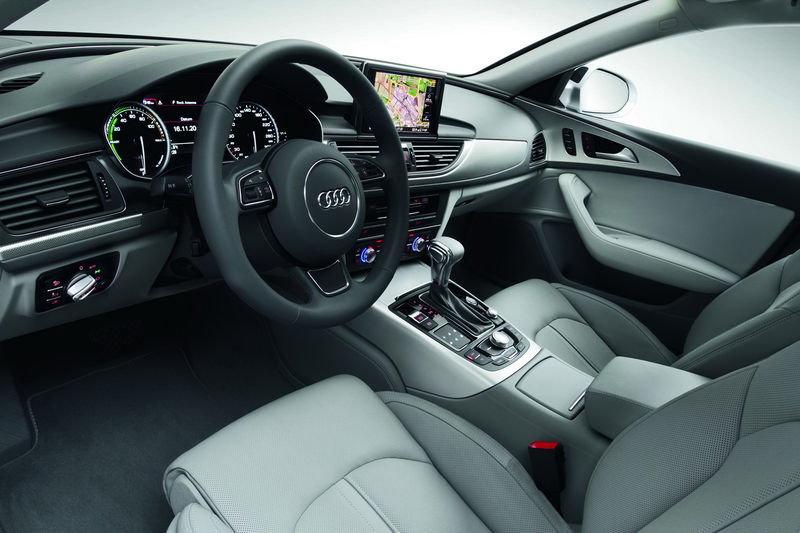 File:2012-Audi-A6-70.jpg