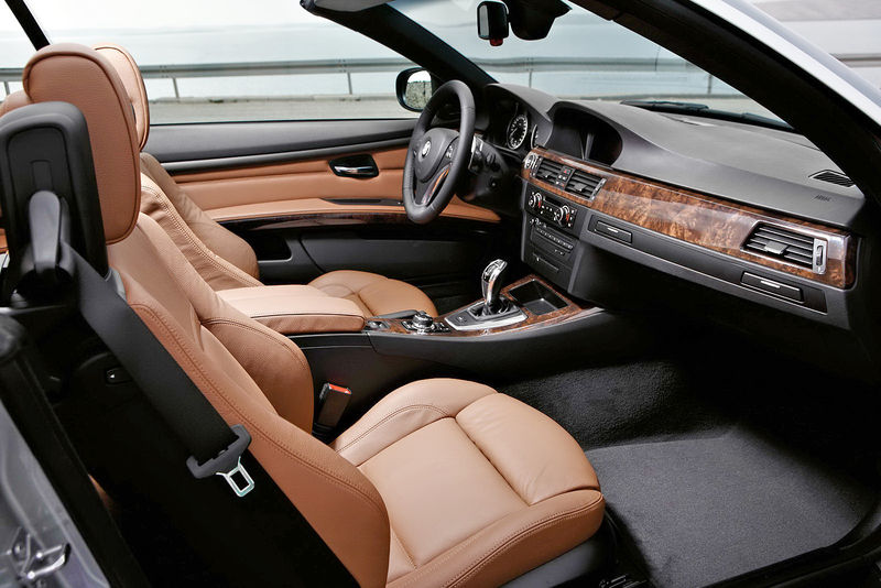 File:2011-BMW-3-Series-Coupe-Convertible-25.jpg