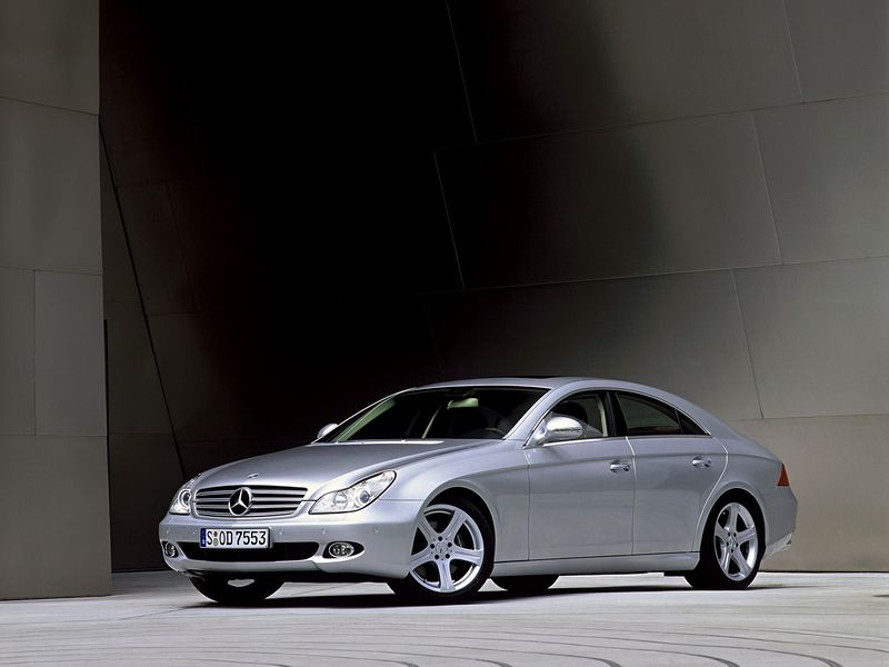File:2005-Mercedes-Benz-CLS-500-001.jpg