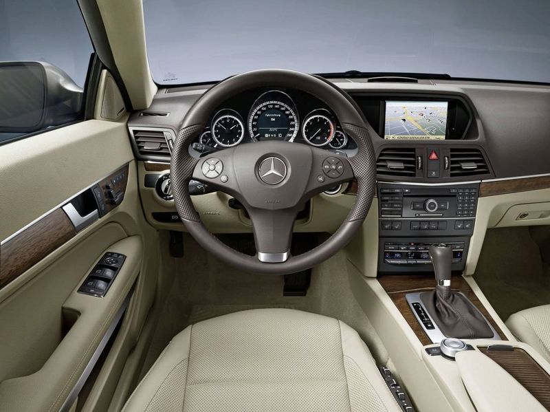 File:Mercedes-benz-e-class-coupe 8.jpg