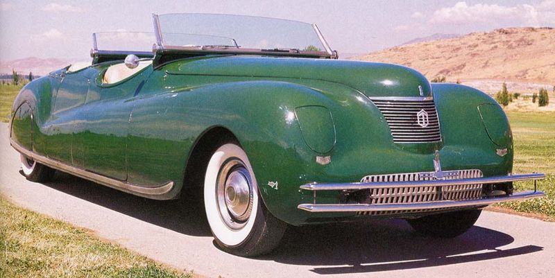 File:1940 Chrysler Newport Phaeton.jpg