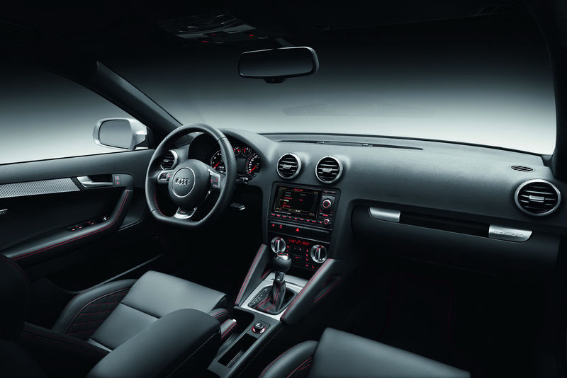 File:Audi-RS3-Sportback-34.jpg