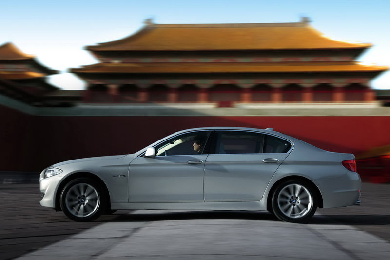 File:2011-BMW-5-Series-LWB-China-28.jpg
