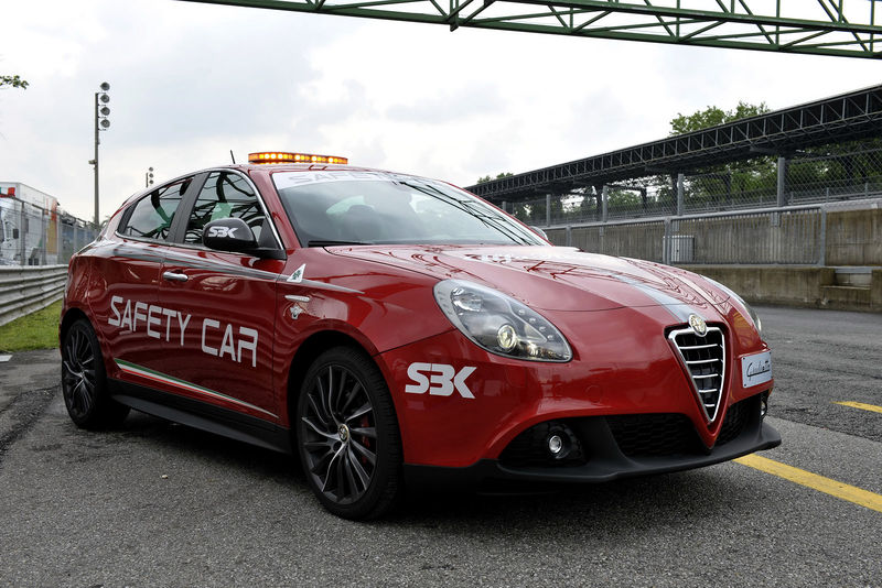 File:Alfa-Giulietta-Safety-Car-1.jpg
