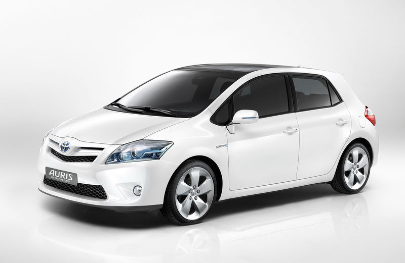 File:Toyota-Auris-Hybrid-1.jpg