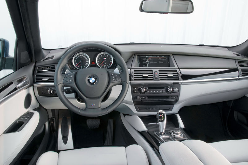 File:2010-BMW-X5M-15.jpg