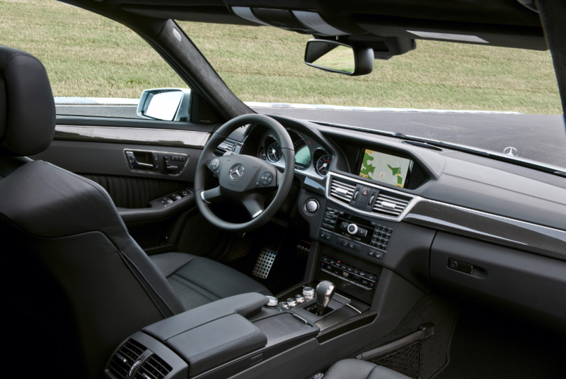File:2010 Mercedes E63 AMG Wagon 12sd.png