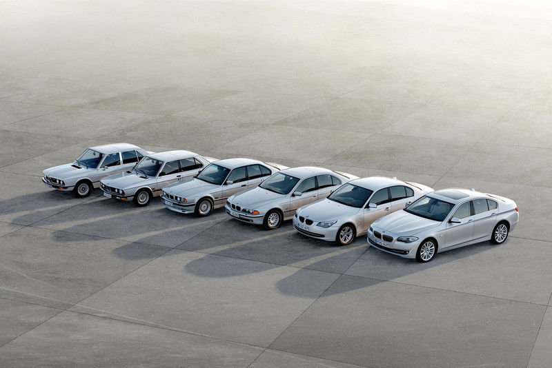 File:2011-BMW-5-Series-74.jpg