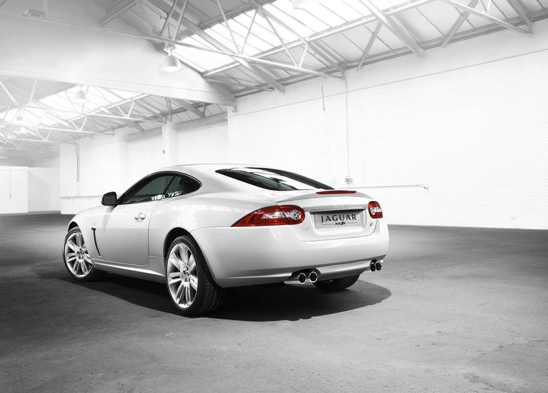 File:2010 Jaguar XKR 4.jpg