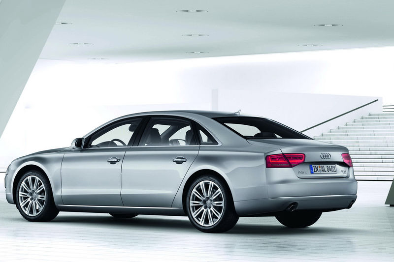 File:2011-Audi-A8-L-W12-11.jpg