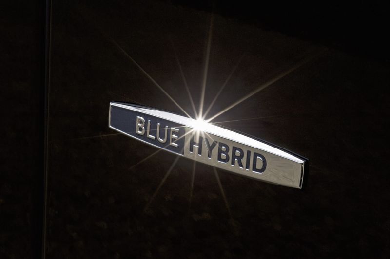 File:Mercedes-S400-BlueHybrid-11.jpg