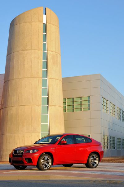 File:2010-BMW-X6M-6.jpg