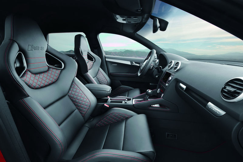 File:Audi-RS3-Sportback-37.jpg