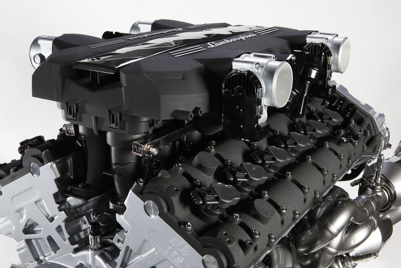 File:Lamborghini new v12 powertrain 2.jpg