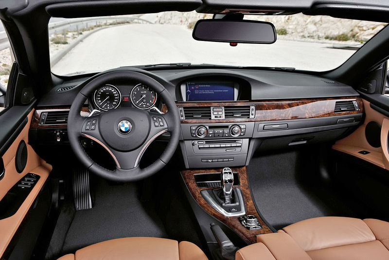 File:2011-BMW-3-Series-Coupe-Convertible-27.jpg