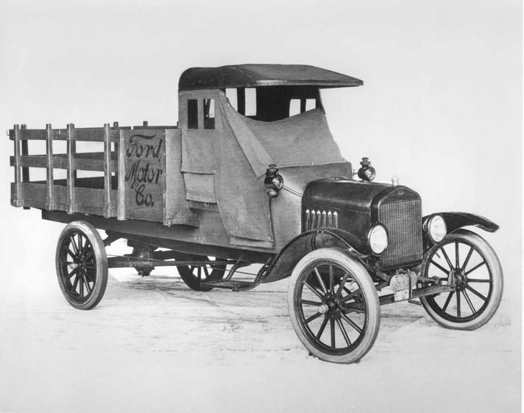 File:1918-Ford-Model-TT.jpg