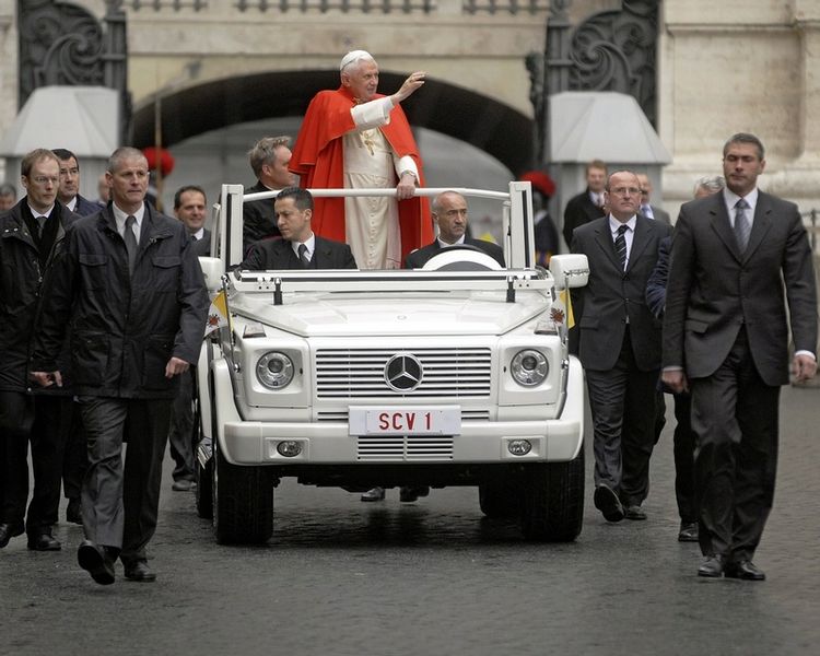 File:Popemobile1.jpg