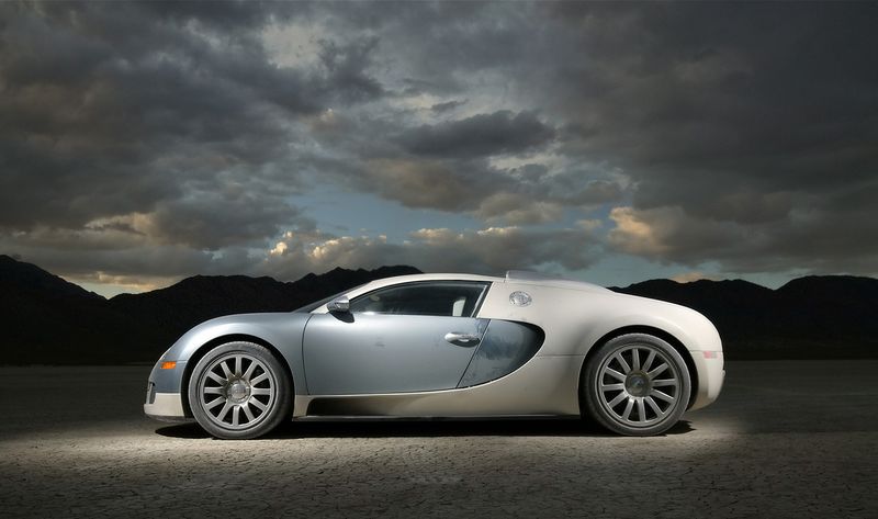 File:2007-Bugatti-Veyron-Side.jpg