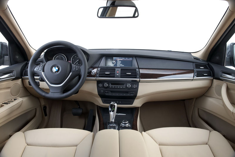 File:2011-BMW-X5-45.jpg