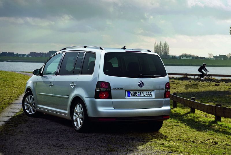 File:Volkswagen-Touran-3.jpg
