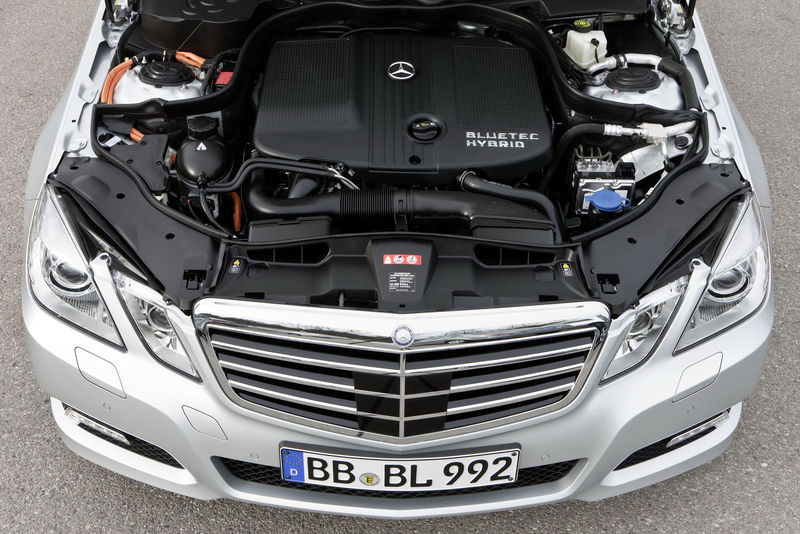 File:Mercedes-E300-HYBRID-Diesel-2.jpg