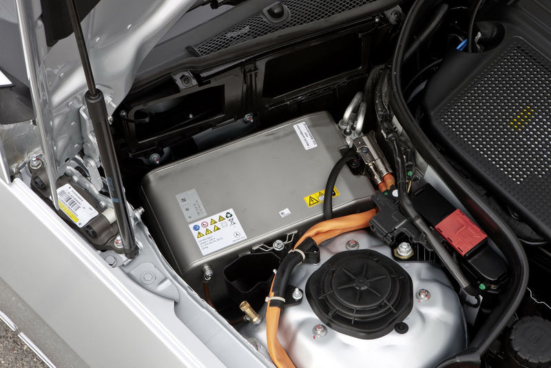 File:Mercedes-E300-HYBRID-Diesel-3.jpg