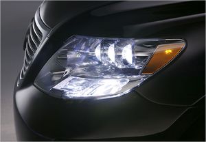 Lexus LS 600hl Headlight.jpg