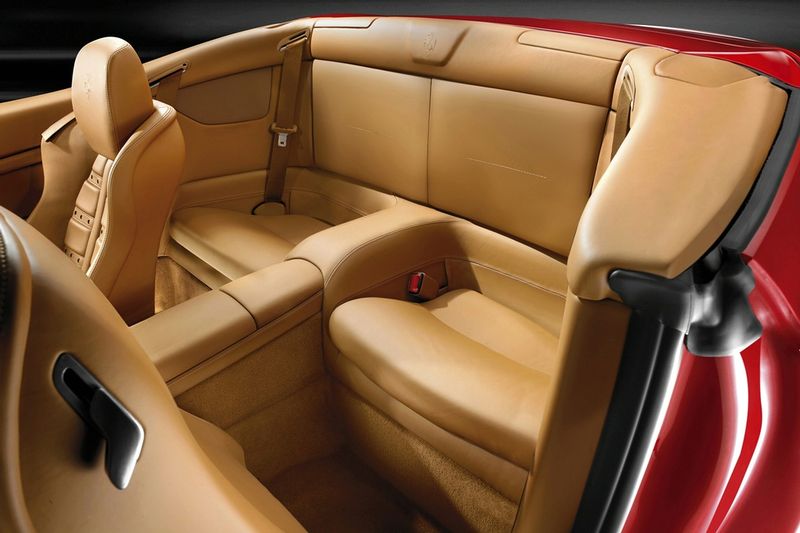File:Ferrari California interior 3.jpg