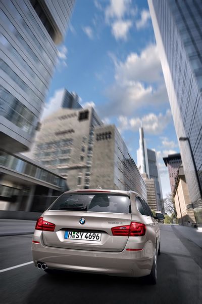 File:2011-BMW-5-Series-Touring-12.jpg