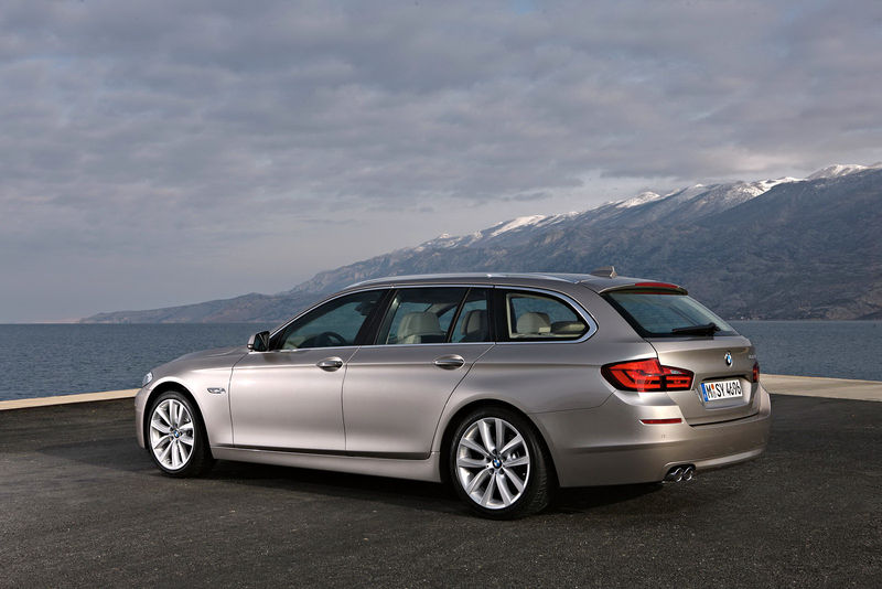 File:2011-BMW-5-Series-Touring-61.jpg